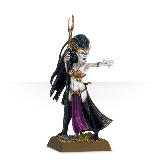 Sorcière Suprême Des Elfes Noirs